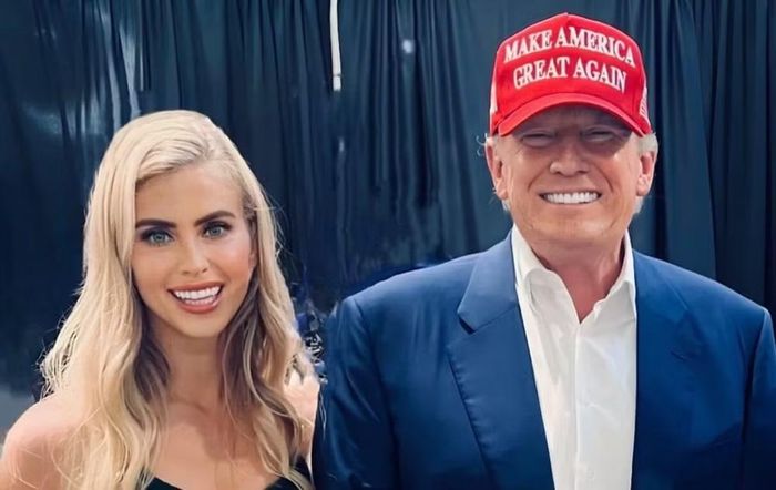 Tại buổi họp báo đầu tiên ngày 13/10, bà cũng trả lời không rõ ràng khi được hỏi đã vượt qua kỳ thi luật sư ở bang nào, trước khi giải thích với New York Times rằng mình hiểu nhầm câu hỏi.