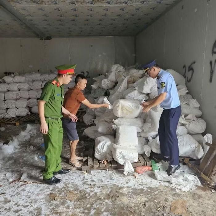 Hàng hóa vi phạm bị tạm giữ