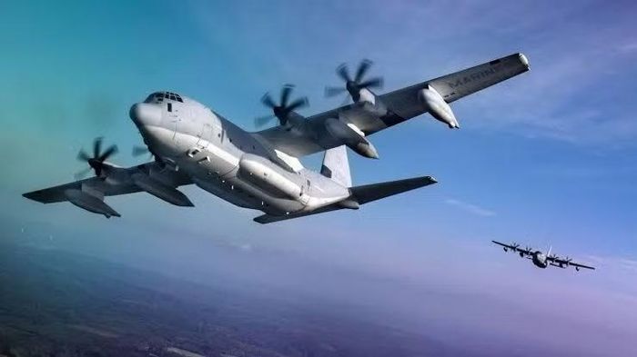Máy bay vận tải hạng trung C-130H Hercules được trang bị 4 động cơ cánh quạt Allison T56-A-15 với công suất 4.590 mã lực mỗi chiếc, cho phép bay với tốc độ tối đa lên đến 600 km/h.