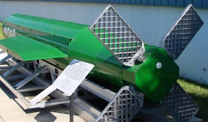 Số lượng hạn chế phản ánh vai trò đặc biệt của MOAB. Đây không phải loại bom được thiết kế để sử dụng thường xuyên trong mọi chiến dịch không kích.