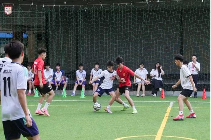 Đội bóng MIS tập trung tập luyện chuẩn bị cho giải đấu