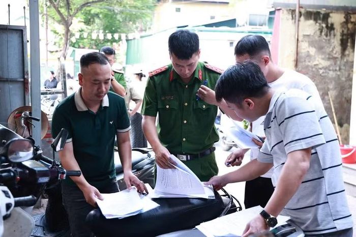 Công an phường Vĩnh Tuy tiếp tục phát huy tinh thần trách nhiệm, chủ động phối hợp với các đơn vị liên quan, chung tay thực hiện hiệu quả chiến dịch, góp phần đưa các liệt sĩ trở về với tên tuổi và gia đình.