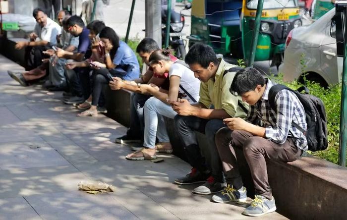 Đề xuất cấm sử dụng mạng xã hội đối với người dùng Ấn Độ dưới 18 tuổi một phần nhằm mục đích hạn chế tác động đến sức khỏe tâm thần do sử dụng điện thoại quá mức