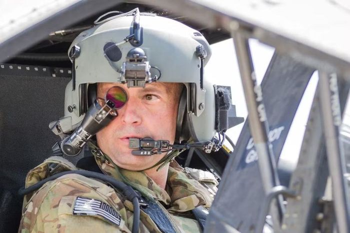 Các trực thăng AH-64E mới sẽ thay thế hoặc bổ sung cho phi đội 23 chiếc AH-64A Peten của Không quân Israel (IAF) được giao từ năm 1990, cũng như 20 trực thăng AH-64D Saraf, được đưa vào phục vụ từ năm 2005.