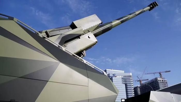 Mặc dù các binh sĩ Ukraine đã cố gắng bắn hạ UAV khi nhận ra nguy cơ, nhưng tất cả các viên đạn súng máy đều trượt mục tiêu, bởi máy bay không người lái điều khiển bằng cáp quang của Nga có kích thước nhỏ và còn hoạt động trong bóng tối.