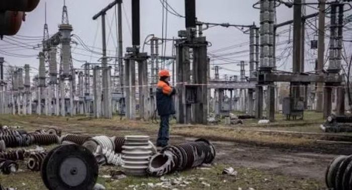 Thậm chí, việc hạn chế viện trợ trong hoàn cảnh đó có nguy cơ làm gia tăng bất đồng giữa hai đồng minh, đồng thời khiến tiến trình đàm phán thêm phức tạp.