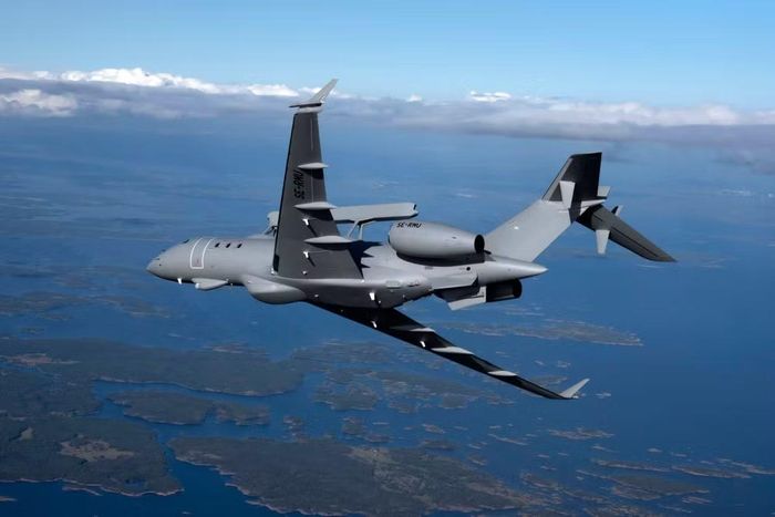 Các phi cơ mới này sẽ thay thế hoàn toàn những chiếc Saab 340 AEW&amp;C lỗi thời của Không quân Thụy Điển, vốn đã được sử dụng trong nhiều thập kỷ.