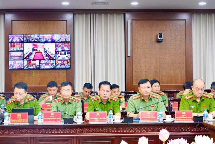 Các đồng chí Phó Giám đốc CATP Hà Nội, Phó trưởng Ban chỉ đạo 57