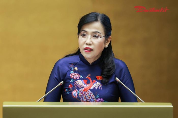 Chủ nhiệm Ủy ban Khoa học, Công nghệ và Môi trường của Quốc hội Nguyễn Thanh Hải trình bày báo cáo thẩm tra về 2 dự án: Luật Bưu chính (sửa đổi); Luật sửa đổi, bổ sung một số điều của Luật Đo lường. Ảnh: Quang Vinh