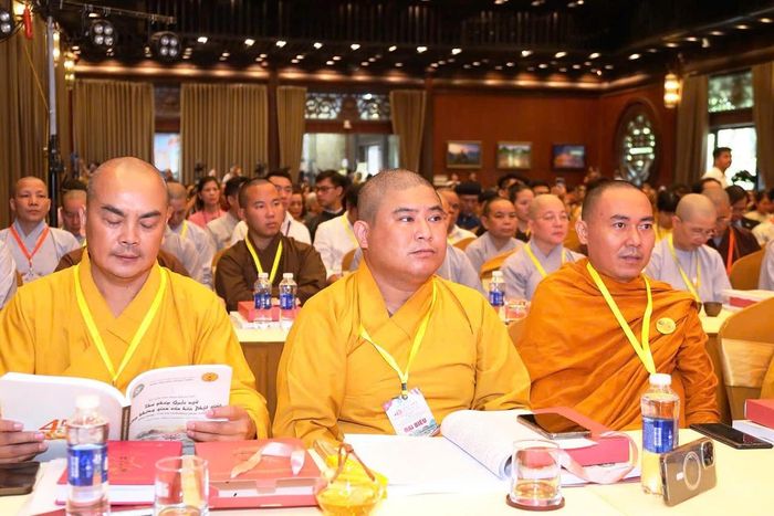 Các đại biểu tham dự tọa đàm. Ảnh: Lê Khánh.