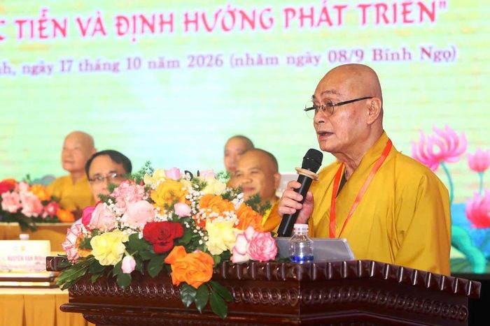 Thượng tọa Thích Minh Hiền, Phó Trưởng ban Văn hóa Trung ương GHPGVN phát biểu khai mạc hội thảo. Ảnh: Lê Khánh.