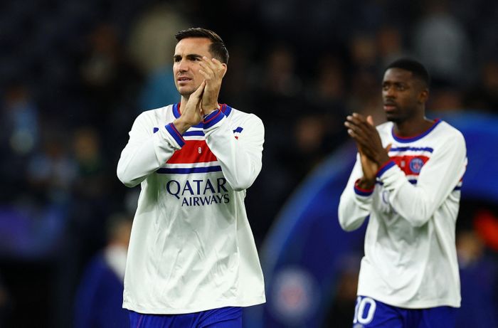  Fabian không sở hữu nhiều thống kê hào nhoáng, nhưng khả năng chọn vị trí và thoát pressing giúp PSG giữ được cấu trúc. 
