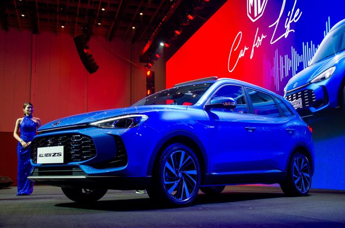  MG ZS thế hệ mới được trang bị gói an toàn chủ động MG Pilot nâng cấp, cùng với 6 túi khí và loạt tính năng khác bao gồm cảnh báo áp suất lốp, cảm biến đỗ xe, camera 360 độ, Auto Hold, Auto Lock... 