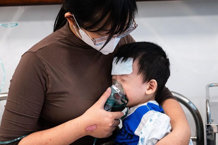 Số ca cúm A tăng nhanh khi miền Bắc chuyển mùa. Ảnh: Đinh Hà.