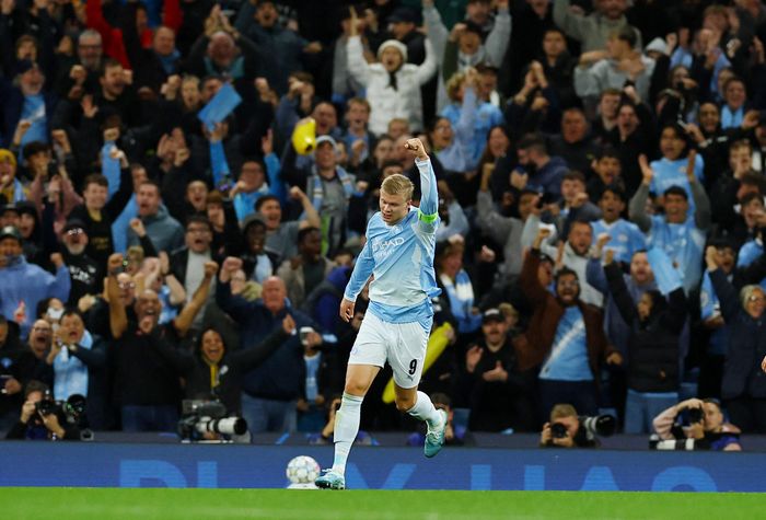 Haaland hiện là cầu thủ hiếm hoi tại Premier League có thể tạo sức hút độc lập với CLB và liên tục kéo sự chú ý bằng những kỷ lục cá nhân.