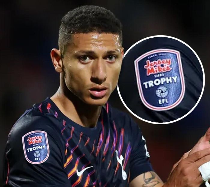 Richarlison thi đấu ở sân chơi cho đội U21.