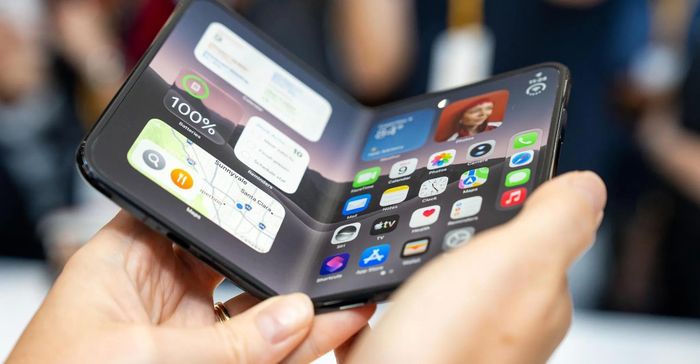 iPhone Duo ghi nhận tình trạng khan hiếm suất giao sớm tại Việt Nam, Mỹ và Trung Quốc chỉ ít phút sau khi mở đặt trước. Ảnh: The Verge.