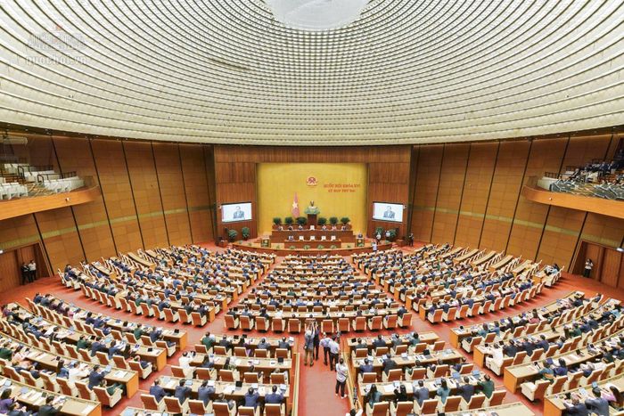  Quang cảnh phiên họp sáng 17/10. Ảnh: Quochoi.vn. 