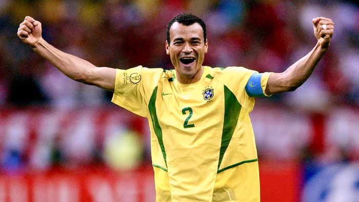  Cafu từng bị tòa án tại Sao Paulo thu giữ 5 bất động sản và phong tỏa nhiều tài sản sau những khoản đầu tư không hiệu quả. 