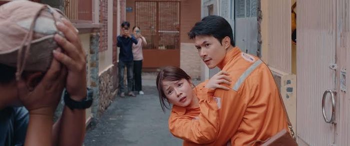  Tính đến chiều 16/10, Án mạng xém hoàn hảo thu khoảng 12,4 tỷ đồng sau một tuần ra rạp. 