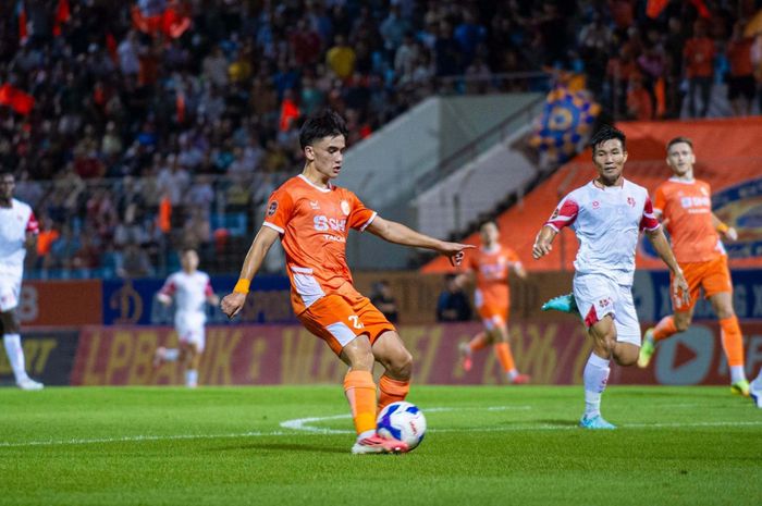  Việt kiều Bryan Ly ghi bàn thứ hai tại V.League mùa này. Ảnh: SHB Da Nang Football Club. 