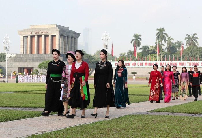 Tại kỳ họp này, Quốc hội dự kiến sẽ xem xét, thông qua 43 dự án luật và nghị quyết quy phạm pháp luật. Đồng thời, Quốc hội sẽ cho ý kiến đối với 4 dự án luật, bao gồm: Bộ luật Hàng hải và Đường thủy Việt Nam; Luật An toàn thực phẩm (sửa đổi); Luật Giao dịch hàng hóa phái sinh; Luật Phát triển công nghiệp văn hóa