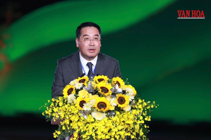 Phát biểu tại sự kiện khai mạc, Chủ tịch UBND tỉnh Lào Cai Nguyễn Tuấn Anh nhấn mạnh: “Khi lợi ích từ du lịch gắn với cộng đồng, người dân sẽ có thêm động lực gìn giữ và phát huy di sản; di sản chỉ thực sự sống khi được cộng đồng trân trọng, thực hành và trao truyền trong đời sống mỗi ngày”.