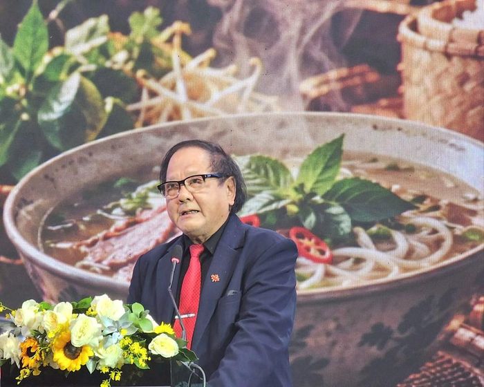 Theo ông Đỗ Lệnh Hùng Tú, Chủ tịch Hội Điện ảnh Việt Nam, điện ảnh ngày nay không còn giới hạn theo nghĩa bó hẹp chỉ là phim chiếu rạp, mà chiến lược đưa ẩm thực lên màn ảnh hôm nay cần kết hợp cả ba tầng: Điện ảnh - Truyền hình/ OTT và Video ngắn (Short Video)