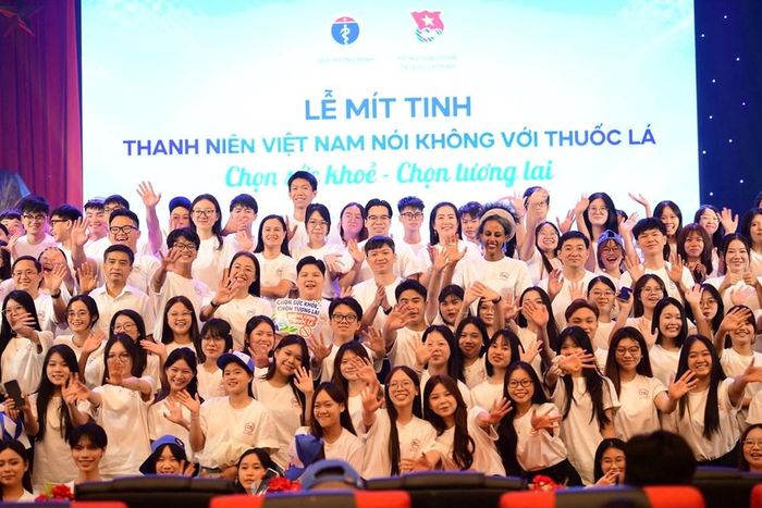 Hơn 800 đoàn viên, thanh niên tham gia buổi lễ