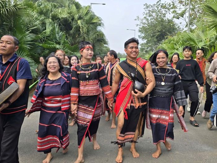 Cộng đồng phải là chủ thể quyết định, trực tiếp tham gia và được hưởng lợi từ những giá trị mình gìn giữ. Ảnh: Trần Huấn
