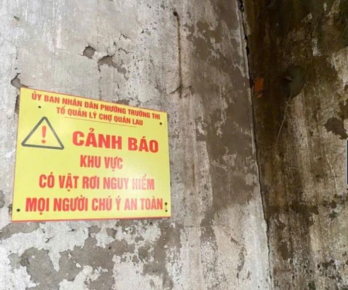 Chợ Quán Lau cũng đã bị hư hỏng, xuống cấp nghiêm trọng