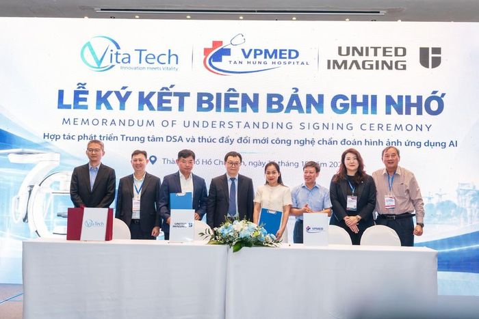 Lễ kết hợp tác ghi nhớ về phát triển Trung tâm DSA và thúc đẩy đổi mới công nghệ chẩn đoán hình ảnh ứng dụng AI. Ảnh: PV