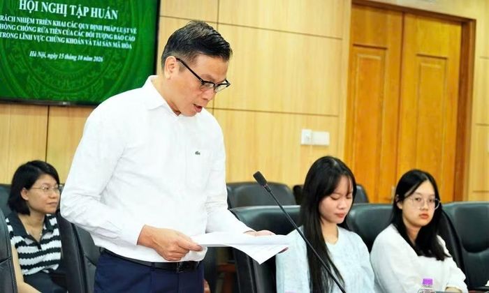 Ông Nguyễn Công Minh, Trưởng Ban Quản lý Công ty quản lý quỹ và quỹ đầu tư chứng khoán phát biểu tại Hội nghị. (Ảnh: VŨ TRÀ)