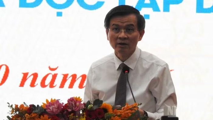 Đồng chí Đoàn Minh Huấn, Ủy viên Bộ Chính trị, Giám đốc Học viện Chính trị quốc gia Hồ Chí Minh, phát biểu khai mạc hội thảo. (Ảnh: NGUYỄN TRUNG)