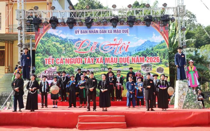 Tết cá của người Tày ở xã Mậu Duệ thu hút đông đảo du khách trong và ngoài nước. (Ảnh: KHÁNH TOÀN)