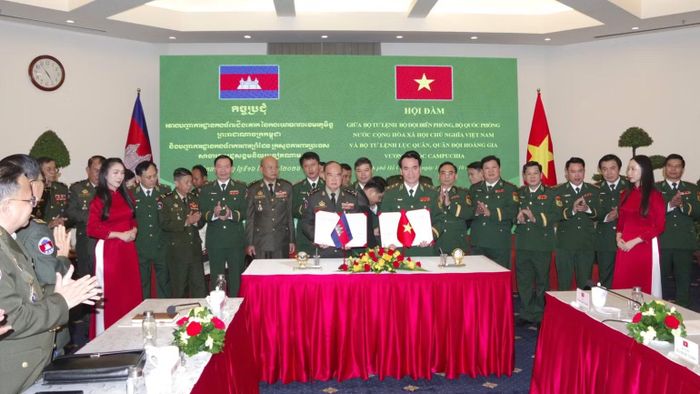 Trưởng đoàn hai bên ký Biên bản thỏa thuận. (Ảnh: CTV)