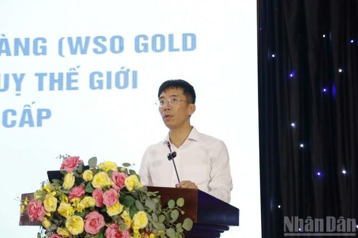 Giáo sư, Tiến sĩ, Bác sĩ Mai Duy Tôn, Giám đốc Trung tâm Đột quỵ Bệnh viện Bạch Mai đánh giá cao quy trình điều trị của Bệnh viện Đột quỵ và Thần kinh Hà Nội-Thái Bình. (Ảnh: MAI TÚ)