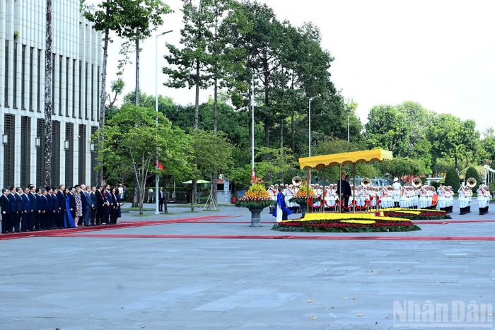 Quang cảnh Lễ đón Tổng thống Liên bang Thụy Sĩ Guy Parmelin và Phu nhân Caroline Parmelin thăm chính thức Việt Nam.