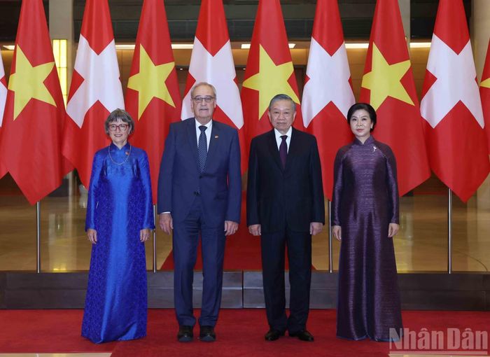 Tổng Bí thư, Chủ tịch nước Tô Lâm và Phu nhân Ngô Phương Ly với Tổng thống Liên bang Thụy Sĩ Guy Parmelin và Phu nhân Caroline Parmelin.