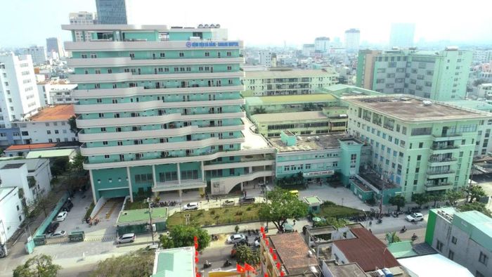 Toàn cảnh Bệnh viện Đà Nẵng nhìn từ trên cao. (Ảnh: VĐ)
