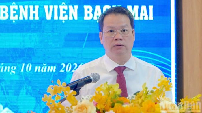 Phó Bí thư Thành ủy, Chủ tịch Ủy ban nhân dân thành phố Đà Nẵng Nguyễn Mạnh Hùng phát biểu ý kiến tại chương trình. (Ảnh: ANH ĐÀO)
