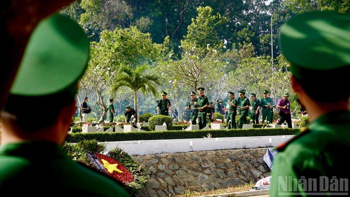 Tất cả nguyện tiếp tục phát huy truyền thống Quân đội nhân dân Việt Nam, giữ vững phẩm chất Bộ đội Cụ Hồ, đoàn kết, tuyệt đối trung thành với Đảng, Nhà nước và nhân dân, quyết tâm hoàn thành tốt nhiệm vụ được giao.