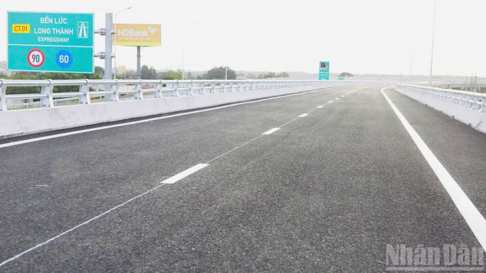 Nút giao Tân Hiệp là điểm kết nối giữa hai tuyến cao tốc Bến Lức-Long Thành và Biên Hòa-Vũng Tàu, các phương tiện sẽ có thêm lựa chọn di chuyển liên tục giữa các tuyến cao tốc, giảm đáng kể thời gian hành trình và áp lực giao thông trên Quốc lộ 51.