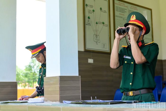 Huấn luyện trên sa bàn, nâng cao trình độ chuyên môn, góp phần nâng cao trình độ tổ chức chỉ huy và khả năng sẵn sàng chiến đấu của đơn vị.