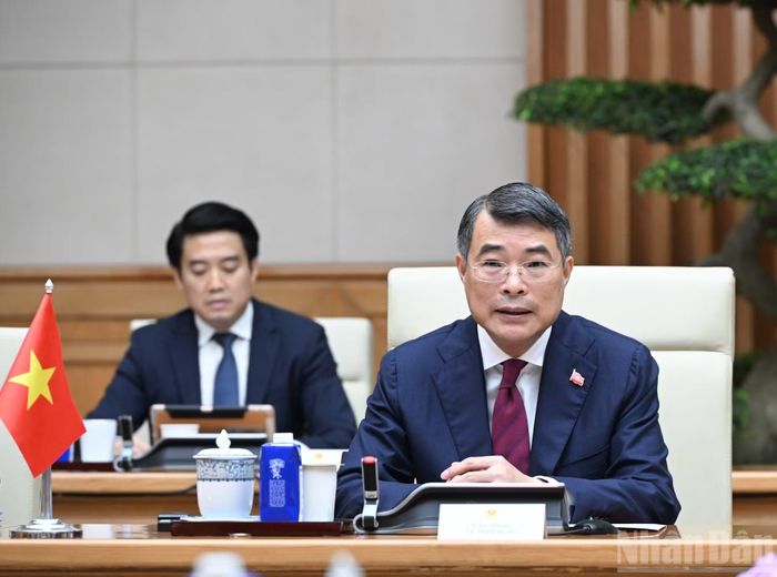 Thủ tướng Lê Minh Hưng phát biểu tại hội kiến với Tổng thống Liên bang Thụy Sĩ Guy Parmelin.
