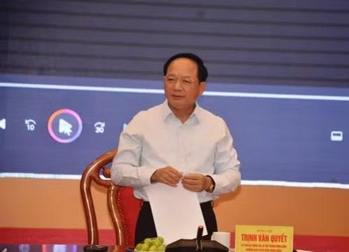 Đồng chí Trịnh Văn Quyết phát biểu tại buổi làm việc với các cơ quan về phát huy vai trò của văn hóa đóng góp vào mục tiêu tăng trưởng kinh tế theo tinh thần Nghị quyết Đại hội XIV của Đảng, ngày 17/9. (Ảnh: ĐÔNG HÀ)