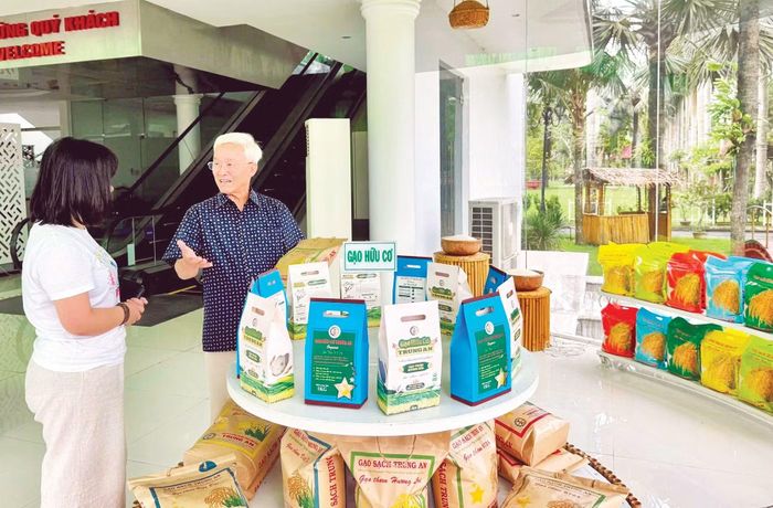 Theo ông Phạm Thái Bình, Chủ tịch Hội đồng quản trị Công ty cổ phần nông nghiệp công nghệ cao Trung An, nhiều doanh nghiệp khi không vay được vốn dài hạn buộc phải "giật gấu vá vai, lấy ngắn nuôi dài". (Ảnh: TUYẾT ANH)