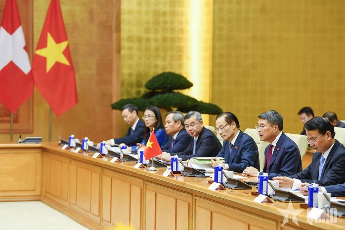 Thủ tướng Lê Minh Hưng và đoàn đại biểu cấp cao Việt Nam tại hội kiến. Ảnh: TUẤN HUY