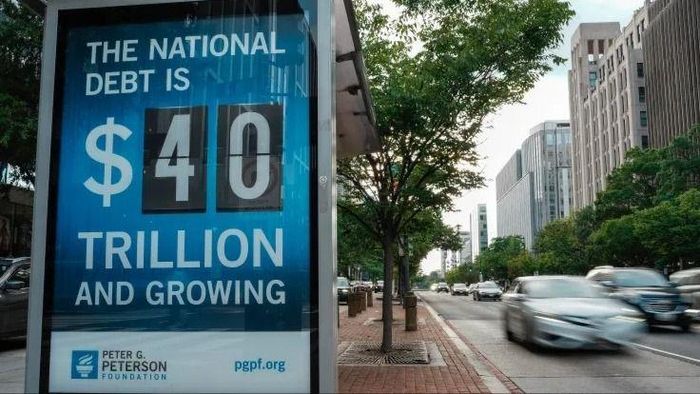 Bảng điện tử hiển thị mức nợ công của Mỹ tại thủ đô Washington D.C., ngày 30-8-2026. Ảnh: JEMAL COUNTESS/GETTY IMAGES