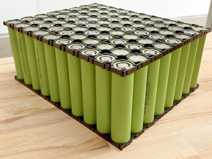 Vật liệu carbon chế tạo từ phụ phẩm ngành giấy có tiềm năng ứng dụng trong pin natri-ion. Ảnh: FRAUNHOFER HEINRICH HERTZ INSTITUTE, ĐỨC